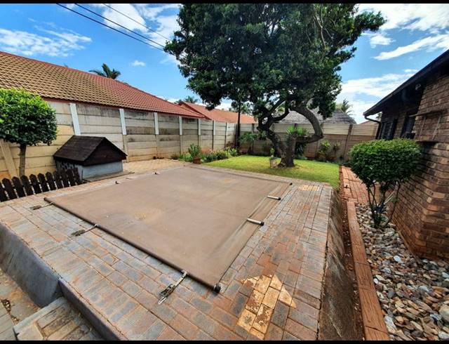 4 BEDROOM HOUSE FOR SALE IN HESTEAPARK